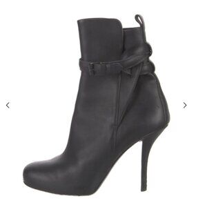 Balenciaga Leather ankle boots